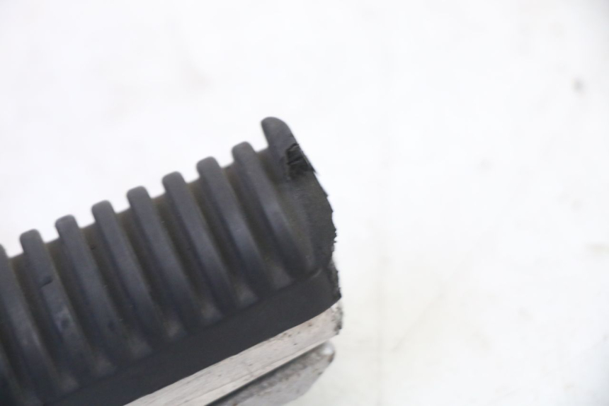 photo de FUSSRASTEN HINTEN LINKS YAMAHA XJ6 ABS 600 (2008 - 2016)