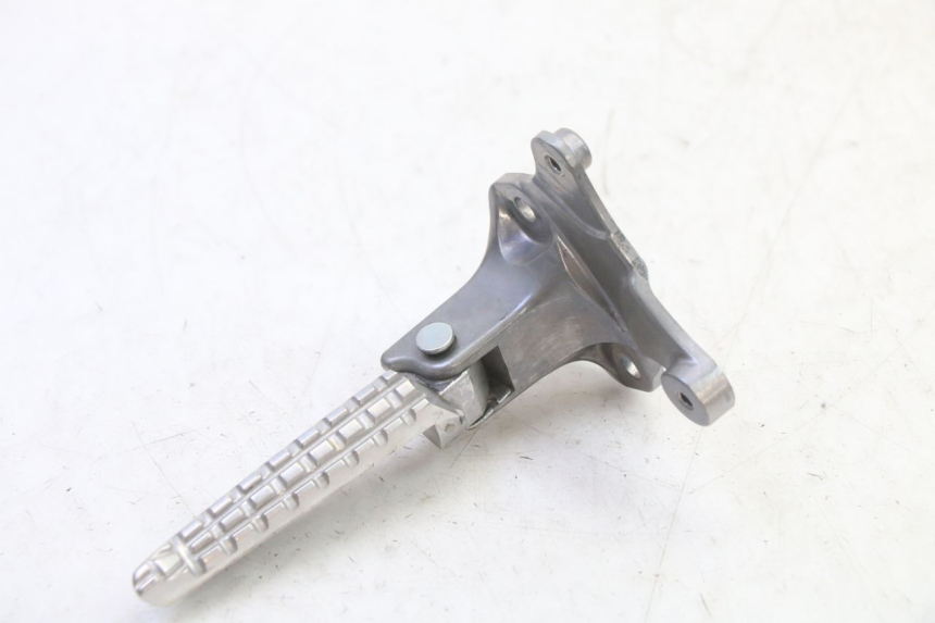 photo de FUSSRASTEN HINTEN LINKS YAMAHA XMAX X-MAX 125 (2021 - 2025)