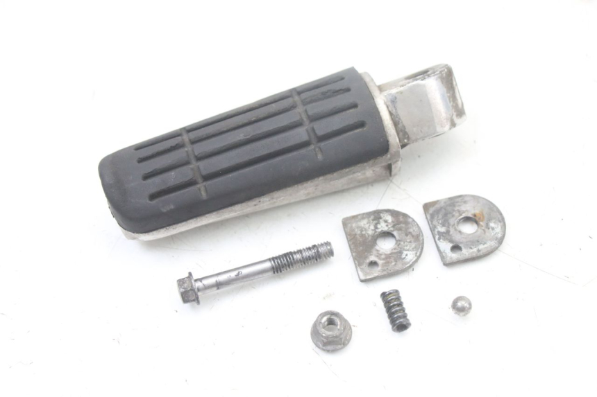 photo de FUSSRASTEN HINTEN LINKS YAMAHA FZS FAZER 600 (2001 - 2003)