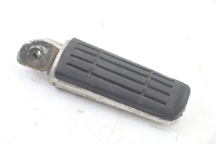 photo de FUSSRASTEN HINTEN LINKS YAMAHA FZS FAZER 600 (2001 - 2003)