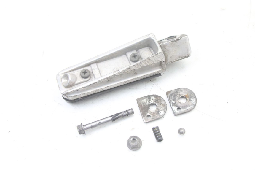 photo de FUSSRASTEN HINTEN LINKS YAMAHA FZS FAZER 600 (2001 - 2003)