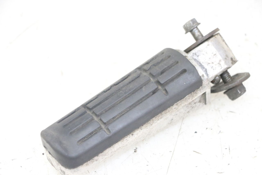 photo de FUSSRASTEN HINTEN LINKS YAMAHA FZS FAZER 600 (2001 - 2003)