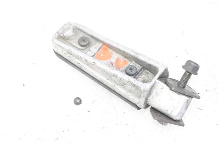 photo de FUSSRASTEN HINTEN LINKS YAMAHA FZS FAZER 600 (2001 - 2003)