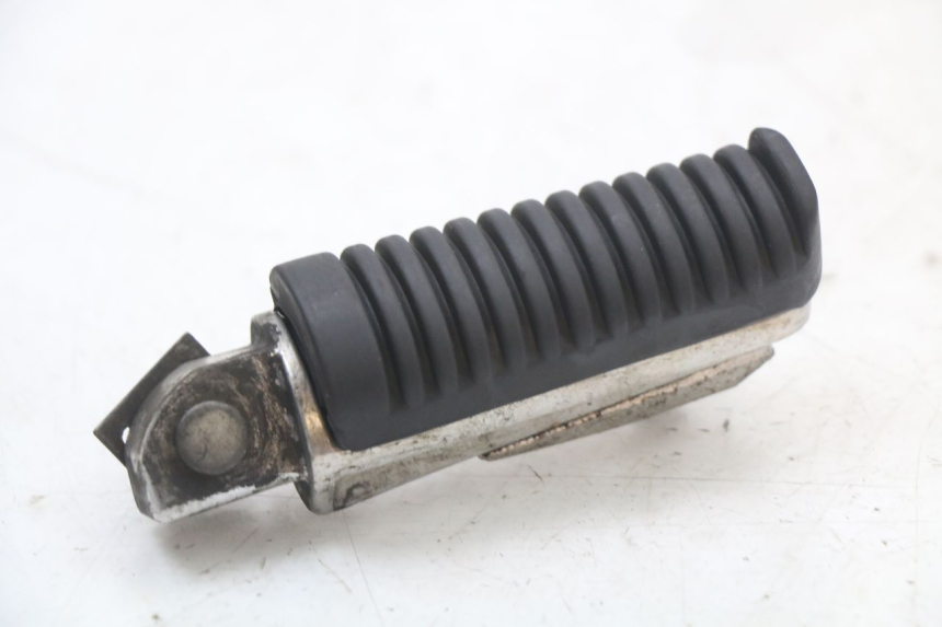 photo de FUSSRASTEN HINTEN LINKS YAMAHA XJ6 ABS 600 (2008 - 2016)