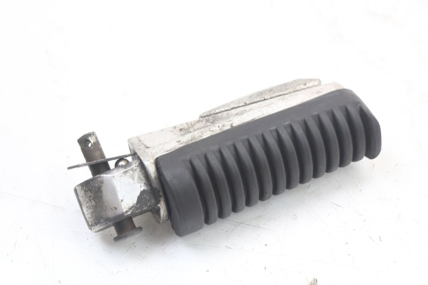 photo de FUSSRASTEN HINTEN LINKS YAMAHA XJ6 ABS 600 (2008 - 2016)