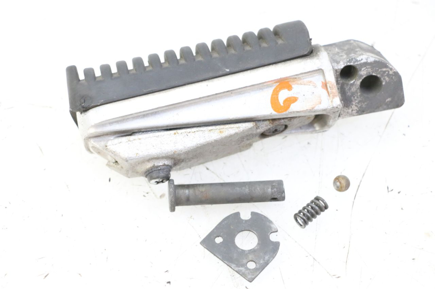 photo de FUSSRASTEN HINTEN LINKS YAMAHA XJ6 ABS 600 (2008 - 2016)