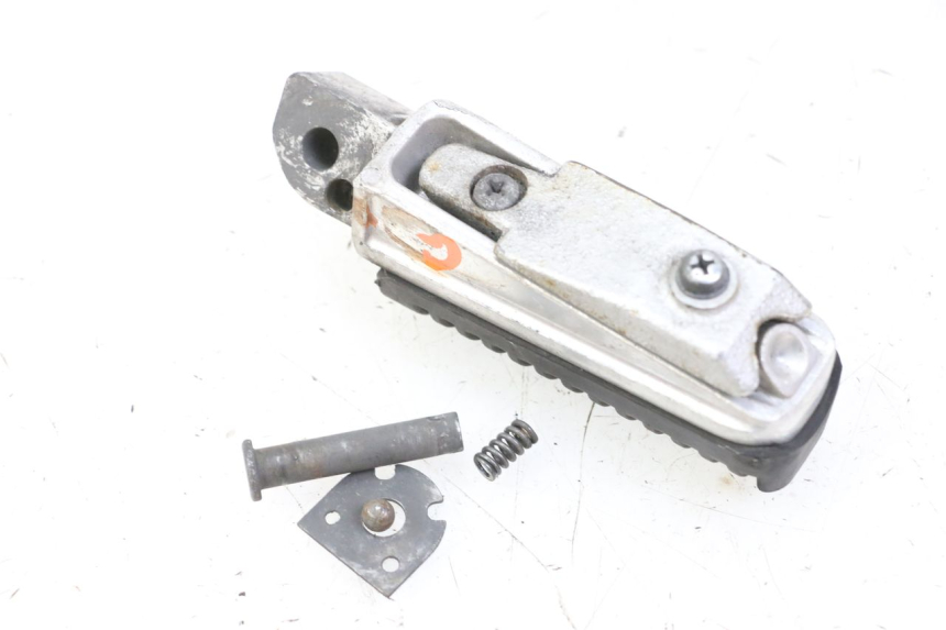 photo de FUSSRASTEN HINTEN LINKS YAMAHA XJ6 ABS 600 (2008 - 2016)
