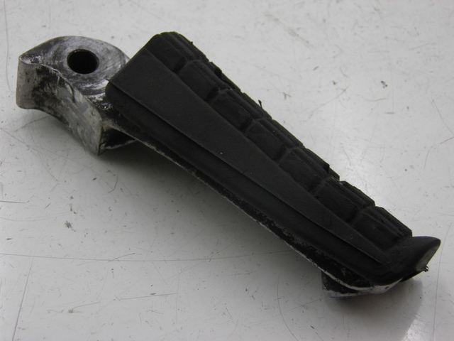 photo de FUSSRASTEN HINTEN LINKS YAMAHA XJS DIVERSION 600 (1997 - 1999)