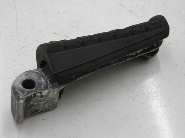 photo de FUSSRASTEN HINTEN LINKS YAMAHA XJS DIVERSION 600 (1997 - 1999)