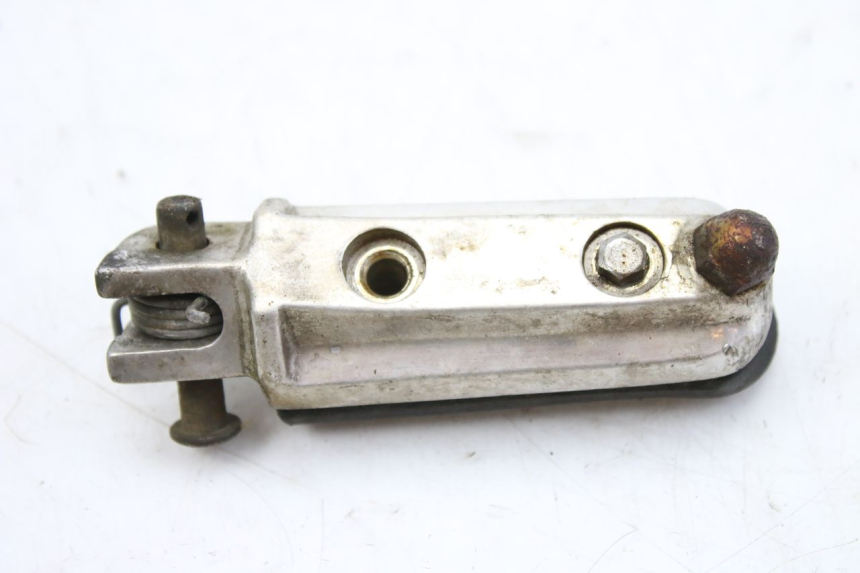 photo de FUSSRASTEN VORN RECHT HONDA CBF 500 (2004 - 2007)