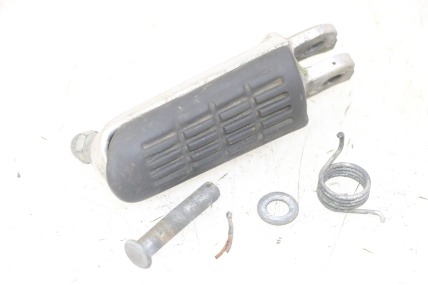 photo de FUSSRASTEN VORN RECHT HONDA CBF 500 (2004 - 2007)