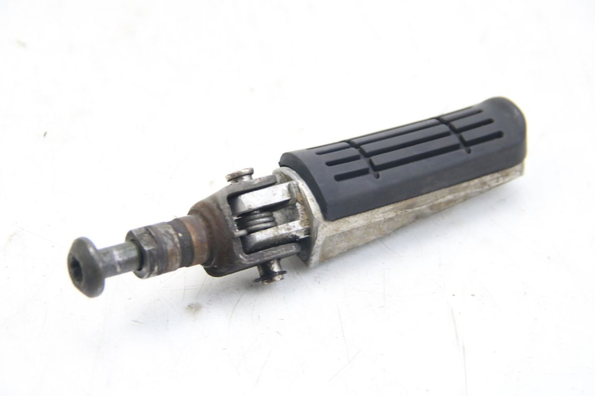 photo de RECHTER VORDERER FUßRASTEN YAMAHA FZS FAZER 600 (2001 - 2003)