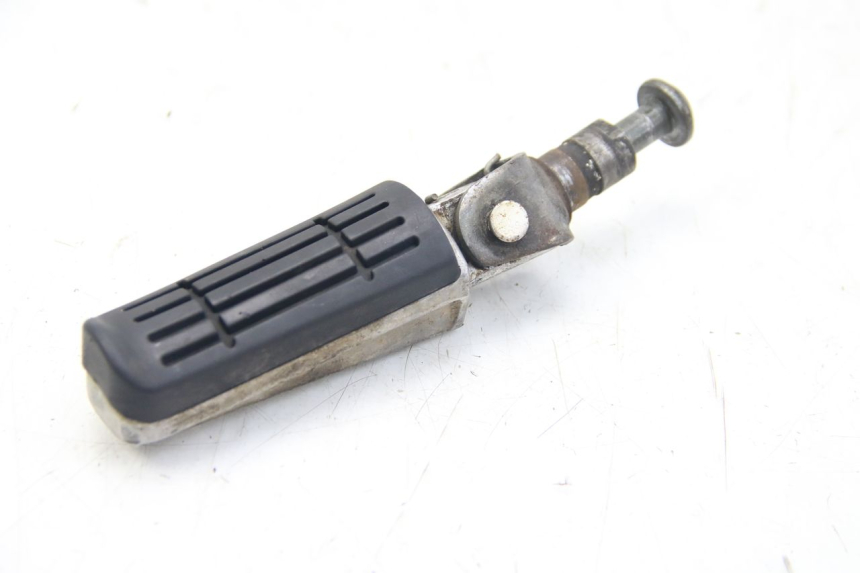 photo de RECHTER VORDERER FUßRASTEN YAMAHA FZS FAZER 600 (2001 - 2003)