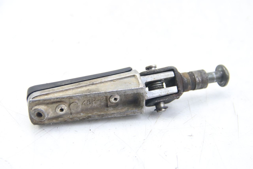 photo de RECHTER VORDERER FUßRASTEN YAMAHA FZS FAZER 600 (2001 - 2003)