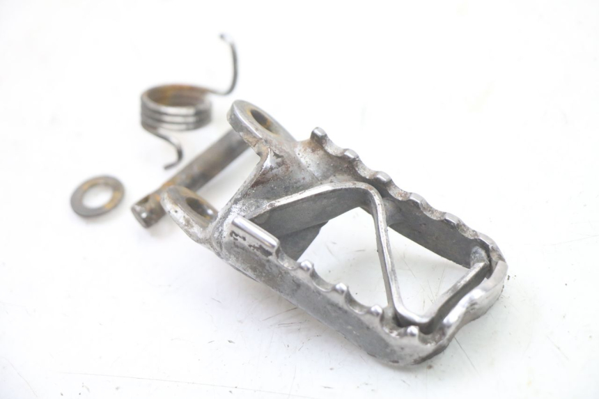 photo de FUSSRASTEN VORN RECHT HONDA CR 85 (2003 - 2007)
