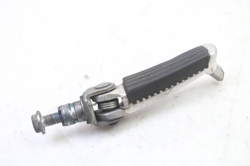 photo de FUSSRASTEN VORN RECHT SUZUKI SV S 650 (2003 - 2009)