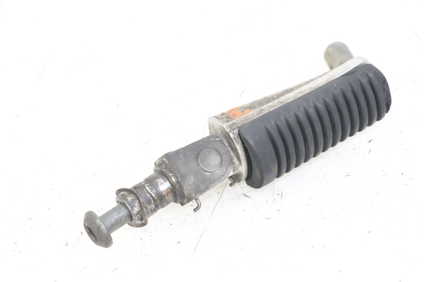 photo de RECHTER VORDERER FUßRASTEN YAMAHA FZS FAZER 600 (2001 - 2003)