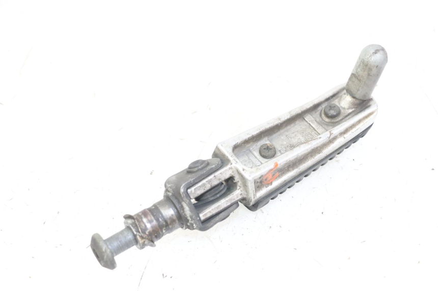 photo de RECHTER VORDERER FUßRASTEN YAMAHA FZS FAZER 600 (2001 - 2003)