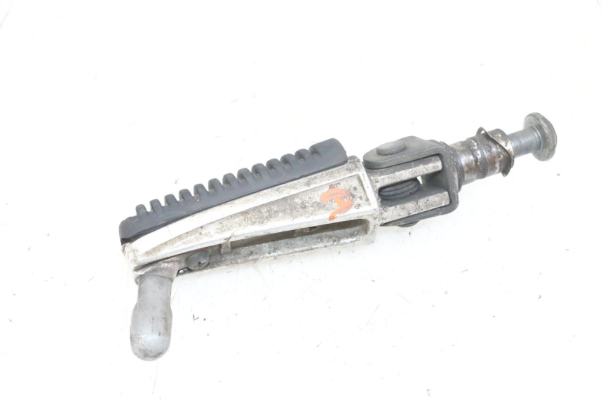 photo de RECHTER VORDERER FUßRASTEN YAMAHA FZS FAZER 600 (2001 - 2003)