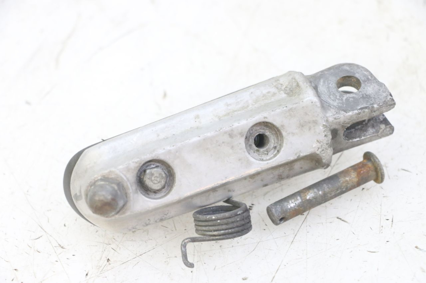 photo de FUSSRASTEN VORN LINKS HONDA CBF 500 (2004 - 2007)