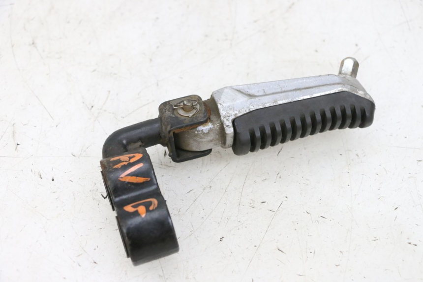 photo de FUSSRASTEN VORN LINKS KSR CODE 125 (2018 - 2020) - Detailansicht des Bauteils