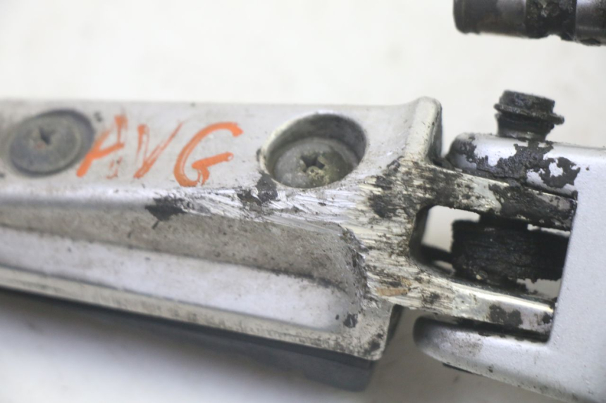 photo de FUSSRASTEN VORN LINKS SUZUKI DL V STROM 1000 (2002 - 2007) - Oberflächenzustand und Material