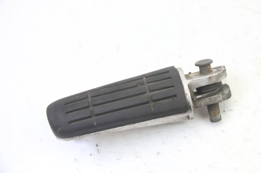 photo de FUSSRASTEN VORN LINKS YAMAHA FZ6 FAZER S2 600 (2007 - 2011)