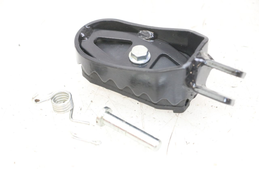 photo de FUSSRASTEN VORN LINKS ROYAL ENFIELD SCRAM 411 (2022 - 2024)