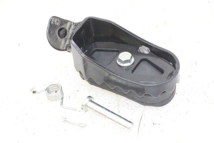 photo de FUSSRASTEN VORN LINKS ROYAL ENFIELD SCRAM 411 (2022 - 2024)