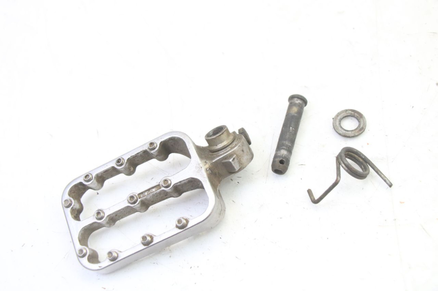 photo de FUSSRASTEN VORN LINKS KTM SUPERENDURO R 950 (2005 - 2009)