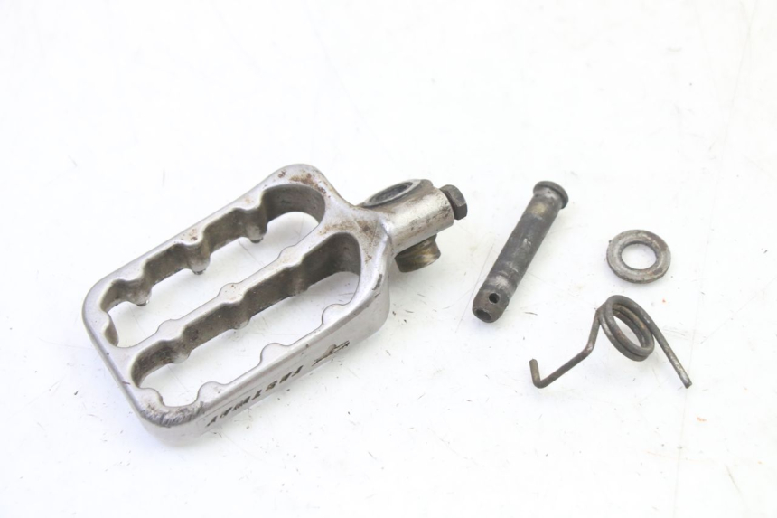 photo de FUSSRASTEN VORN LINKS KTM SUPERENDURO R 950 (2005 - 2009)