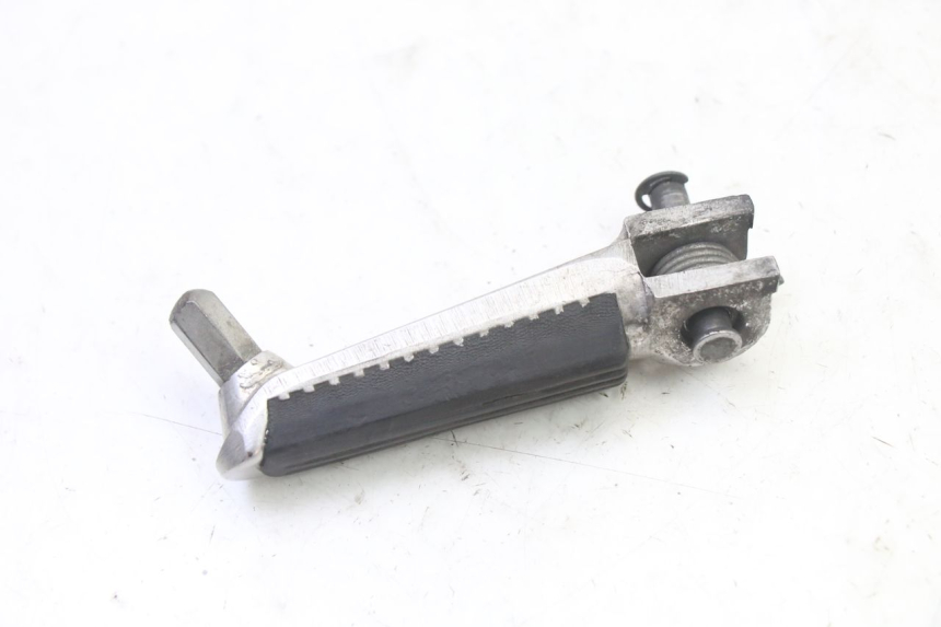 photo de FUSSRASTEN VORN LINKS SUZUKI SV S 650 (2003 - 2009)