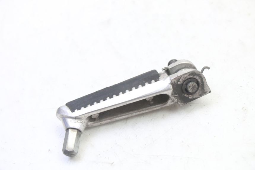 photo de FUSSRASTEN VORN LINKS SUZUKI SV S 650 (2003 - 2009)