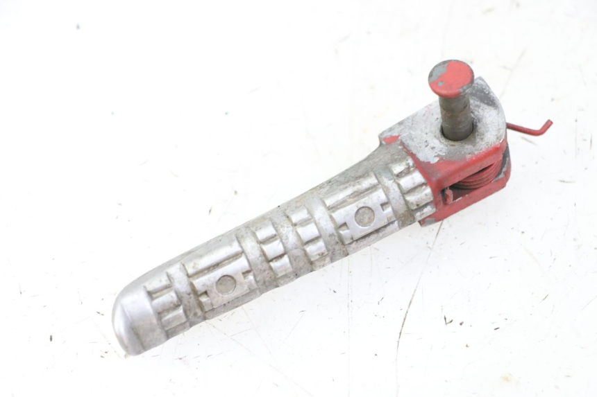 photo de FUSSRASTEN VORN LINKS YAMAHA TZR 50 (2008 - 2016)