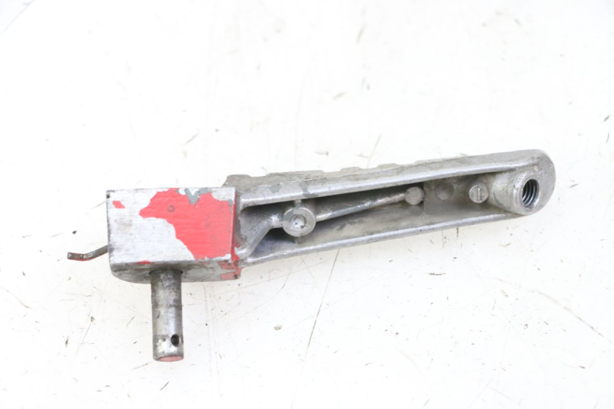 photo de FUSSRASTEN VORN LINKS YAMAHA TZR 50 (2008 - 2016)