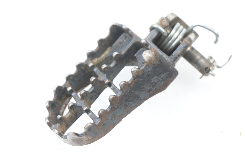 photo de FUSSRASTEN VORN LINKS YAMAHA YZ 125 (1998 - 2005)