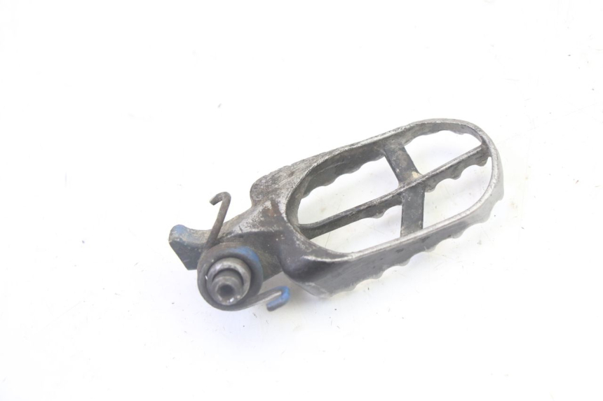 photo de FUSSRASTEN VORN LINKS YAMAHA YZ 125 (1998 - 2005)
