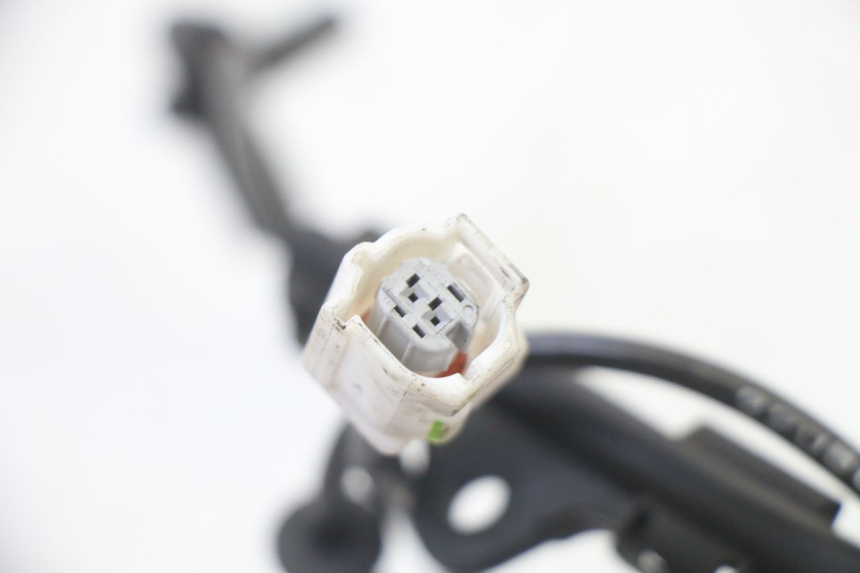 photo de ABS SENSOR HINTEN YAMAHA XMAX X-MAX 125 (2021 - 2025) - Details der Befestigungspunkte