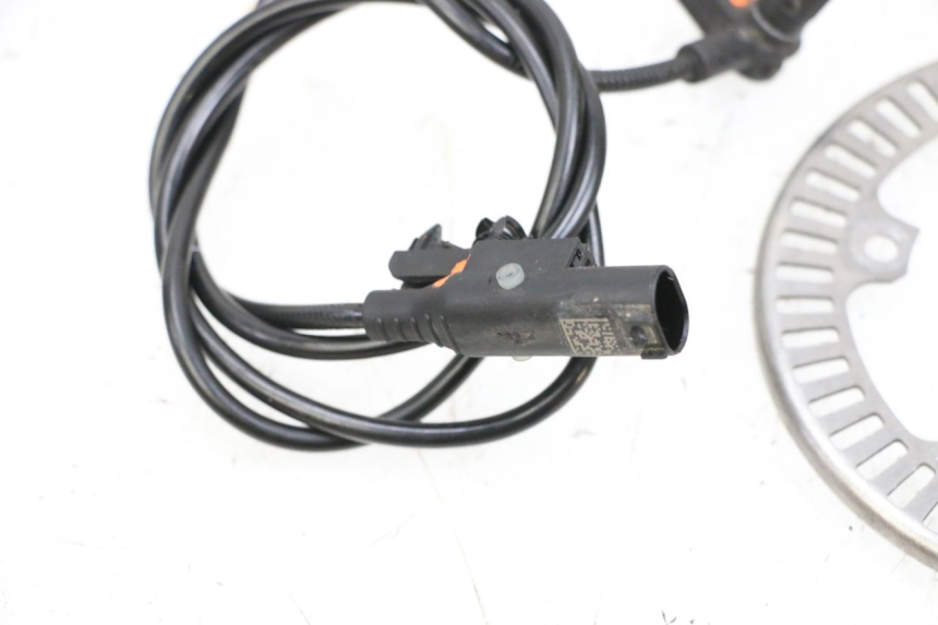 photo de ABS SENSOR VORNE BMW R GS 1250 (2021 - 2024) - Details der Befestigungspunkte