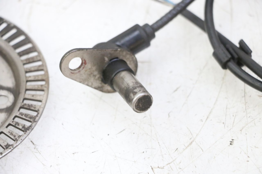 photo de ABS SENSOR VORNE PEUGEOT SATELIS 125 (2013 - 2018) - Technische Nahaufnahme