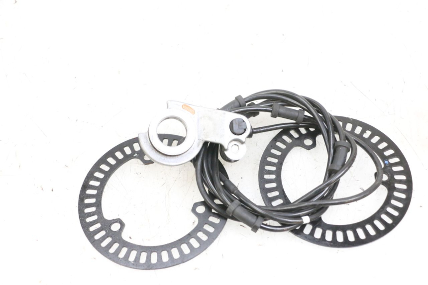 photo de ABS SENSOR VORNE YAMAHA TRICITY 300 (2020 - 2024) - Zoom auf Gebrauchszustand