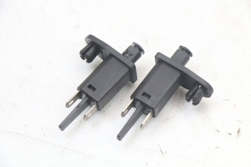 photo de SITZÖFFNUNGSSCHALTER PIAGGIO XEVO - X EVO 125 (2007 - 2016) - Zoom auf Gebrauchszustand