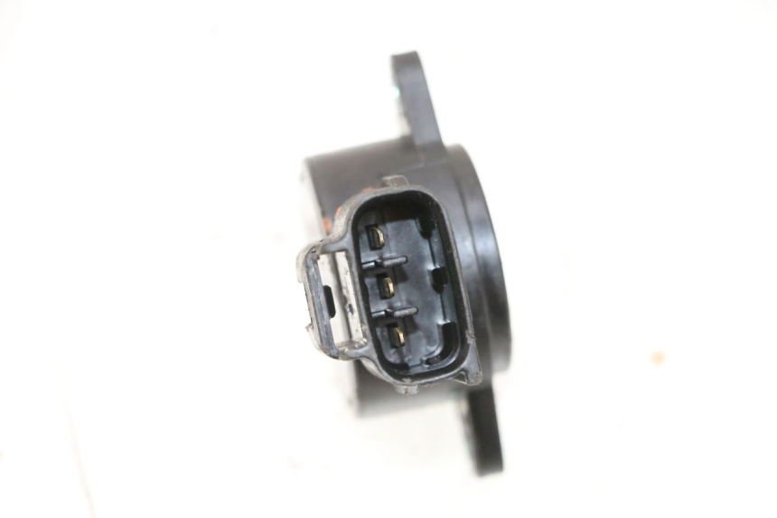 photo de DROSSELKLAPPENSTELLER YAMAHA XMAX X-MAX 125 (2006 - 2009) - Alternative Perspektive