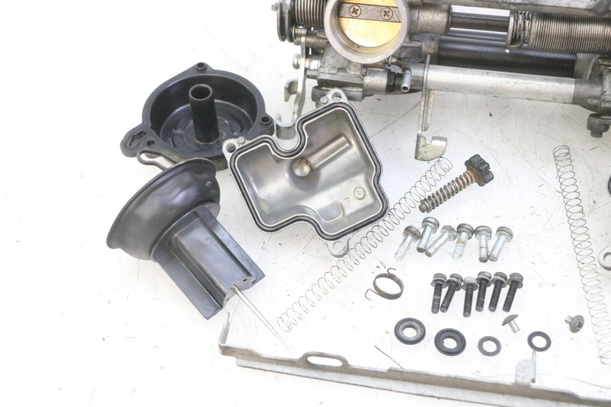 photo de VERGASER HONDA CBF 500 (2004 - 2007)