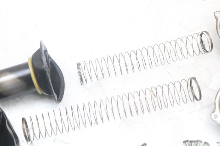 photo de VERGASER HONDA NTV DEAUVILLE 650 (1998 - 2001)