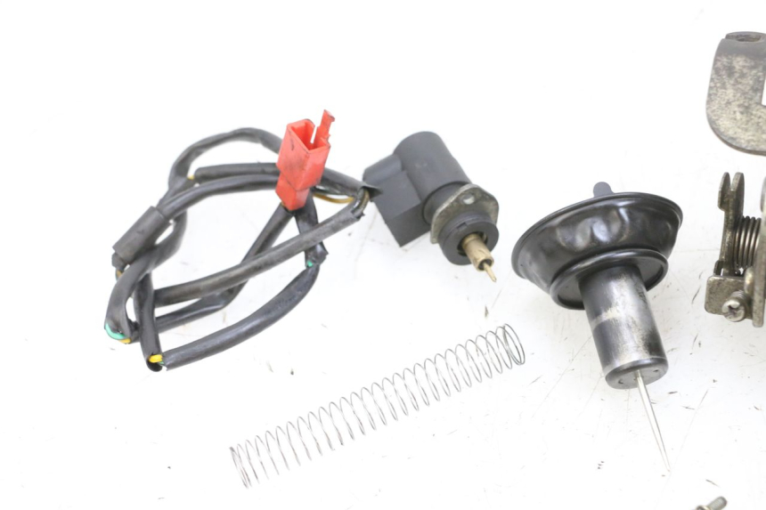 photo de VERGASER PEUGEOT KISBEE 4T 50 (2010 - 2017)