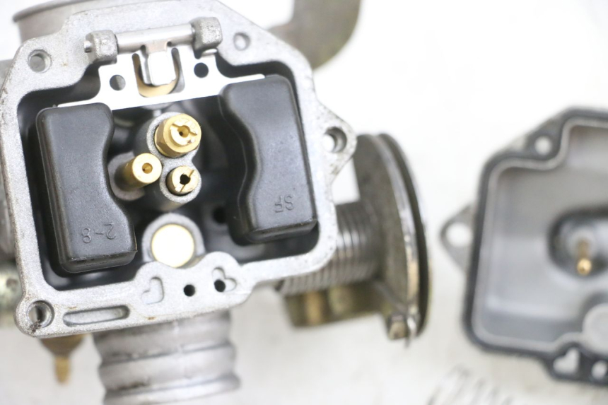 photo de VERGASER PEUGEOT KISBEE 4T 50 (2010 - 2017) - Charakteristische Merkmale