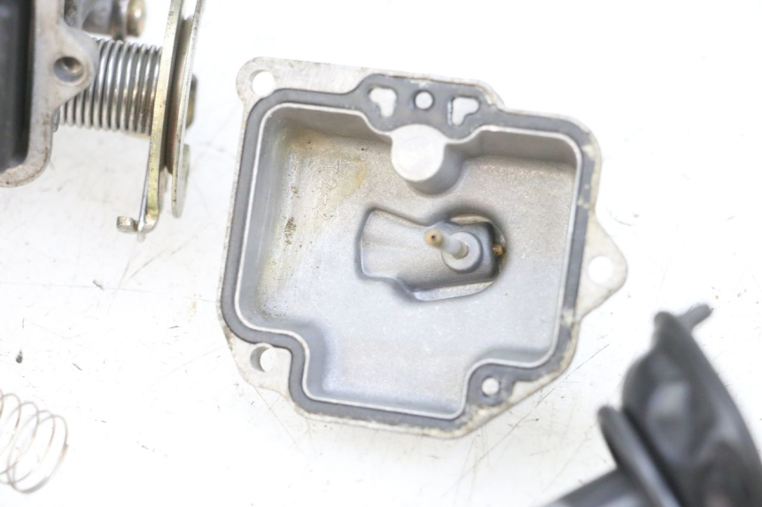 photo de VERGASER PEUGEOT KISBEE 4T 50 (2010 - 2017) - Detaillierte Sichtprüfung