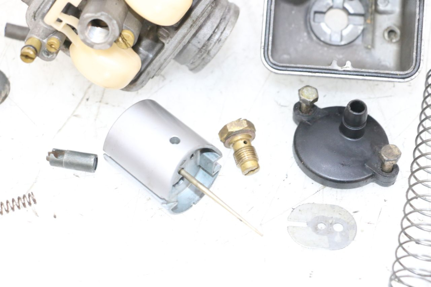 photo de VERGASER HONDA NSR R 125 (1994 - 2003) - Weitere Ansicht des Artikels