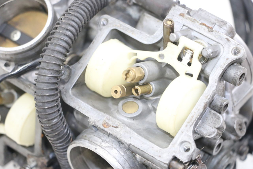 photo de VERGASER HONDA NTV DEAUVILLE 650 (1998 - 2001)